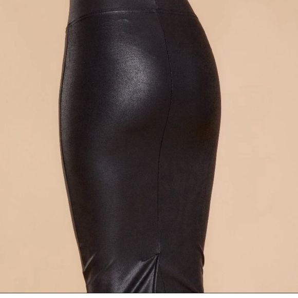 SPANX SKIRT - Picture 2 of 3